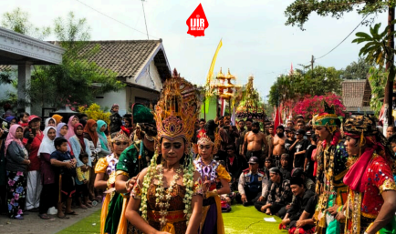 Erotika Jawa: Tapal Batas Kecabulan dan Keagungan